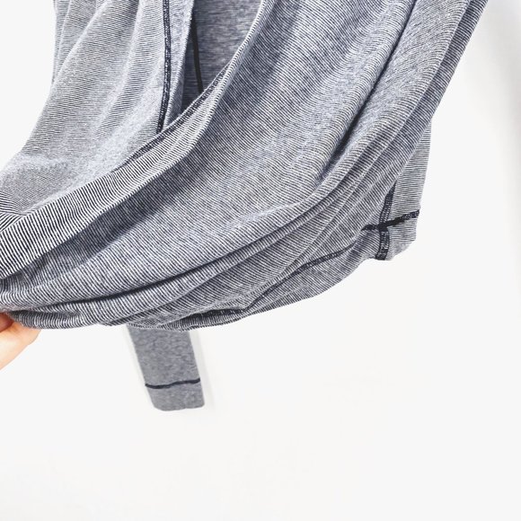 Lululemon Iconic Hooded Wrap - Picture 6 of 14